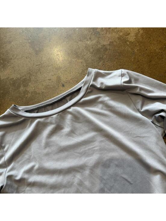 Grey Stretchy Modern Fitted Long Sleeve - Picture 3 of 4